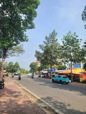 cho thuê mặt bằng kd đa ngành nghề gần vòng xoay hiệp thành 3