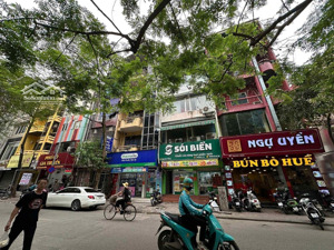 cực đẹp mặt phố nguyên hồng ! kinh doanh tốt - mặt tiền 6m - vỉa hè rộng - sổ đỏ phân lô đẹp.