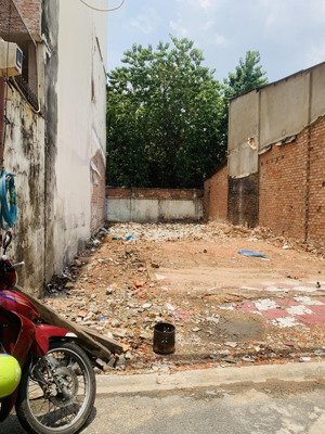 bán lô đất thổ cư hẻm kd xe tải,
trường chinh , dt 100m2 ngang 5.5 mét, dài 19 mét, giá 9 tỷ nhỉnh.