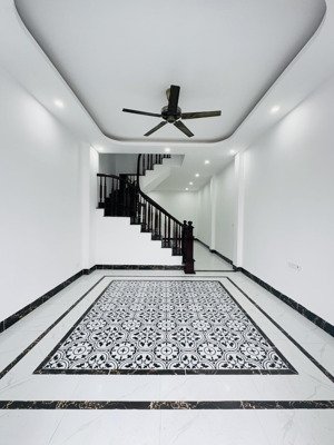 nhà 3 tầng 50m2 oto lùi cửa , giá chỉ 2,75 tỷ tại đại thành - quốc oai gần kđt đô nghĩa ,đh phenika
