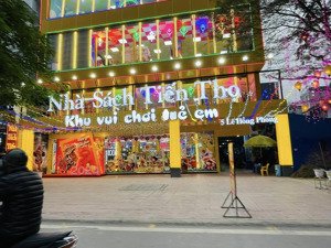 cần cho thuê 4 mặt bằng lớn ở lê hồng phong, phù hợp làm ngân hàng, nhà hàng lớn, showroom bán lẻ