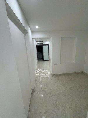 cần bán căn hộ tập thể tầng 1 của cán bộ thủ lệ số nhà 20 ngõ 9/3 đào tấn.
