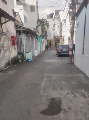 130m2 đất hẻm xe hơi thống nhất, dt: 6,5m x 20m - giá: 10,x tỷ thương lượng