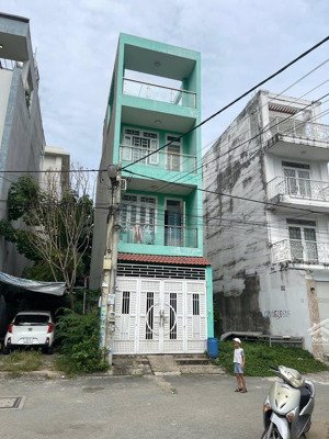 cho thuê phố 4 tầng, sát đ. liên phường q9 - dt 50m2 - dtsd gần 150m2, giá chỉ 12 triệu / th