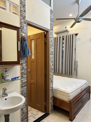 cho thuê nhà thiết kế như căn hộ đầy đủ nội thất trong khuôn viên nhà vườn