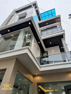siêu phẩm đẹp như villa phố trần nguyên hãn 66m2 ngõ đẹp 4,8 tỷ