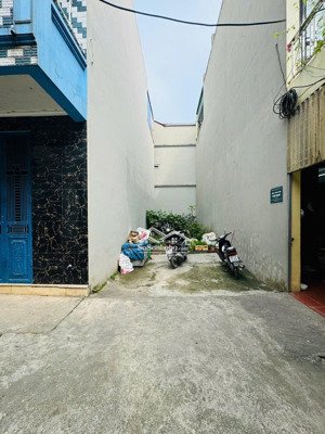 bán đất 47m tại tổ 16 yên nghĩa.mảnh đất vuông đẹp,đường thông,ngõ nông ô tô vào đất.giá chỉ 3.4 tỷ