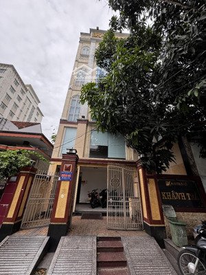cho thuê diện tích 45m2 (chia 3 phòng 15m2) trong toà văn phòng tại k09 llq đối diện ubnd phường