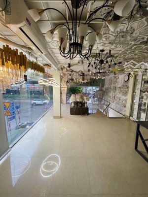 bán nhà lô góc nguyễn xiển - vỉa hè rộng - kinh doanh đỉnh - thang máy xịn - nhỉnh 30 tỷ
