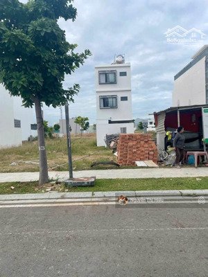 bán gấp đất thổ cư 100%, đ. trần thế sinh, bến lức, long an, 120m2, gần chợ bến lức, sổ hồng riêng