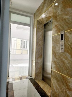 duy nhất gia đình mình cho thuê gấp nhà lô góc, mới, mai hắc đế; nhà hàng, kd, vp 112m2* 5t - 46 tr