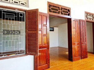 cần bán căn nhà cấp 4 mt tỉnh lộ 2, diên khánh, dt 610m2, giá 1,8 tỷ