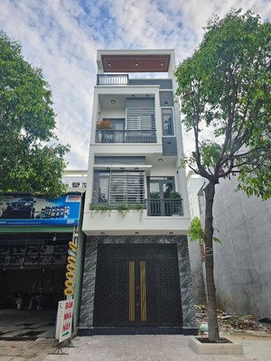 nhà gần sài gòn: 4tỷ800 - 72m2 nhà 1 trệt 2 lầu hoàn công kdc đẹp cạnh kcn vsip 1 tp. thuận an