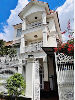 nhà đường hồ biểu chánh 7x19m trệt 2 lầu cho thuê