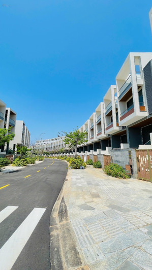 bán shophouse tại mũi né summerland, 8,6 tỷ, 100m2, hàng hiếm đẹp, nhiều tiện ích