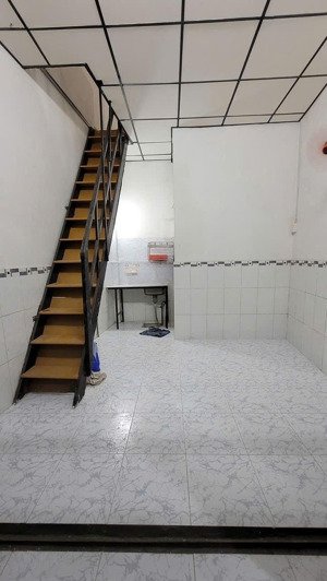 5tr- chính chủ cho thuê nhà nguyên căn p10 tân bình. điện nước giá gốc, hẻm 3,5m thoáng-2tầng,sd32m