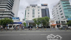 cho thuê mt nguyễn văn trỗi p15 phú nhuận. dt: 4.3 x 14 m. kc: trệt + 2 lầu. giá: 45 triệu