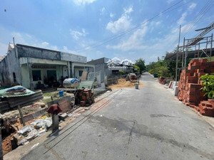hàng hiếm! lô đất đẹp gần trung tâm chợ xã phước khánh, nhơn trạch. giá siêu rẻ