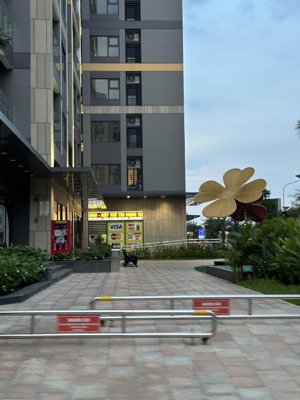 hot! cho thuê shophouse gh1 mặt sảnh đối diện vincom giá 40 triệu đôcc quyềnn vinhomes grand park