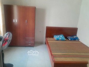 trống căn hộ hộ cho thuê, phòng rộng thoáng có cửa sổ dt: 20 m2