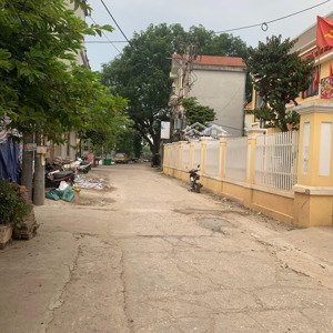 chính chủ cần bán lô góc 70m2 trung tâm thị trấn chúc sơn chương mỹ, ô tô vào đất giá chỉ hơn 3tỷ