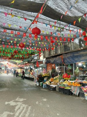 tổ 5 yên nghĩa, hà đông dt 60m, mt 4,5m giá 7 tỷ, lô góc, ô tô chạy qua đất. lô góc, ngay sát chợ