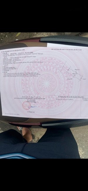 diện tích 90m2 . mặt tiền 5m = hậu