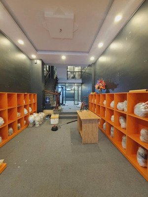 mặt bằng 1 trệt 1 lửng 100m2 siêu rộng ngay đường 783 tạ quang bửu