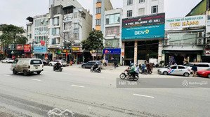 bán gấp nhà mặt phố cầu diễn, dt 550m2, mt 15.2m, hđ cho thuê 3 tỷ/năm, 2 mặt tiền