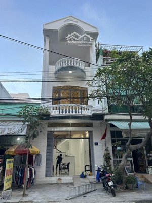 cho thuê toàn bộ căn nhà mặt tiền gần trung tâm thành phố