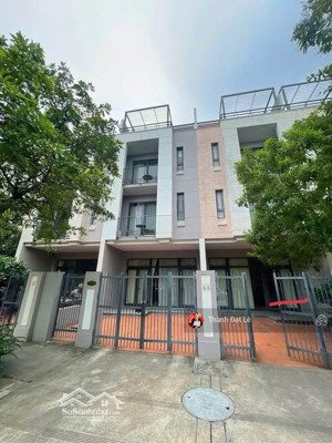 chính chủ bán căn liền kề 3,5 tầng lotus resident ven biển trung tâm hùng thắng, bãi cháy, hạ long.
