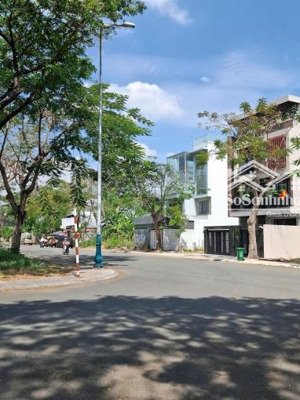 chính chủ gửi nền cực đẹp giá chỉ 3,59 tỷ, ngay mtđ quách oai, thạnh mỹ lợi, quận 2, sổ riêng.