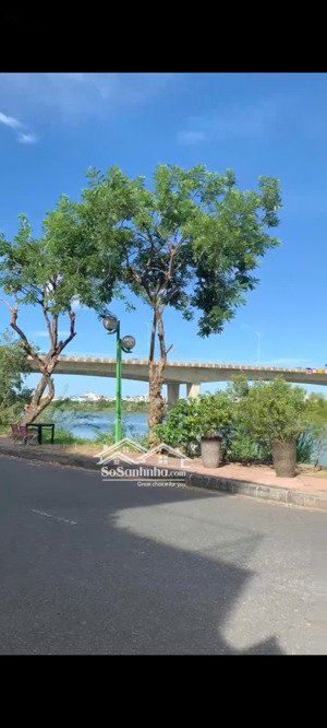 chuyển nhượng bt phong cách âu đảo nỗi cẩm lê, sở hữu tầm view vĩnh viễn trực diện sông cẩm lệ
