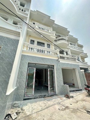 gia đình bán gấp căn biệt thự mini ngay siêu thị bigc đồng nai. thương lượng mạnh