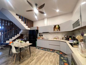 chủ kẹt cần hạ giá từ 5ty5 còn 4ty7 căn nhà vĩnh ngọc tp. nha trang