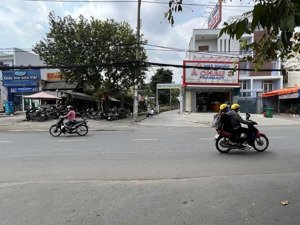 cần bán 4 lô đất đường nguyễn thị định, sổ riêng có sẵn, dt 63m2 - 85m2. lh 0981177980