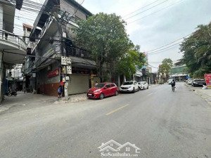 cho thuê nhà 3 tầng ô tô đỗ cửa, cách ga tàu điện trên cao: ga văn khê 100m