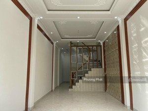 cho thuê gấp nhà 1 trệt 1 lầu mới tinh, gần trường thcs tân phong