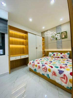 tân bình p15 cần bán chdv dt: 10 : 41 , 1 hầm 6 lầu 43 phòng cho thuê 300tr/thang