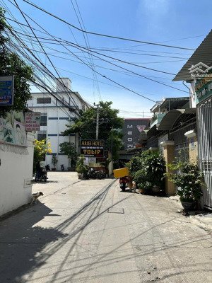 nhà 3tầng, hẻm oto nguyễn thị minh khai/ nha trang ( gần ksan regali gold )