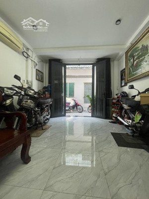 bán gấp nhà riêng kênh tân hóa, tân phú, 37m2, 2 tầng mới đẹp, hẻm 3m sát mặt tiền, nhỉnh 3 tỷ.