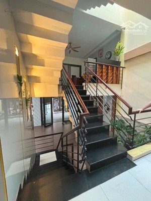 biệt thự 4 tầng, 7,8x20m. xe hơi ngủ trong nhà đường quang trung, gò vấp. chỉ hơn 15 tỷ.