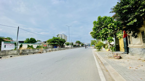 cho thuê đất trống mặt tiền đường liên phường gần khu đô thị global city. đất ngang 20m & dài 33m