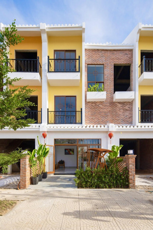 cắt lỗ 600triệu bán nhà phố 3 tầng hội an - mặt sông - cho thuê từ 25triệu/tháng. lh 0901166677