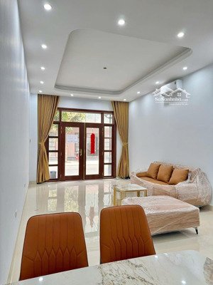 cho thuê liền kề tại vinhomes ocean park 2, full nội thất, 5 triệu/ tháng