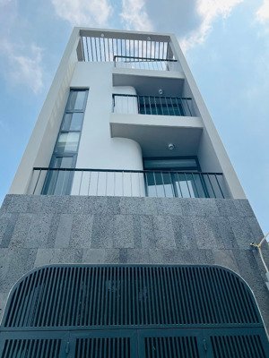 cho thuê nguyên căn hẻm xe hơi 42/12a hoàng hoa thám, phường 7, quận bình thạnh