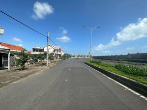 bán lô góc và kề góc mặt tiền trần kiệt sân bay tuy hoà cách biển chỉ 500m