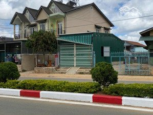 bán nhanh lô đất mặt tiền kinh doanh trục chính thị trấn lạc dương 133m2 mặt tiền 6m giá 6,7 tỷ.