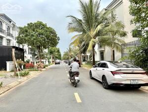 Bán nhà nguyên căn 1 trệt 2 lầu ngay Aeon Tân An