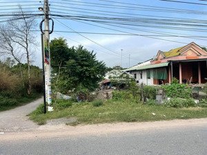 cần bán lô đất ngay phước khánh, nhơn trạch, đồng nai. giá 900tr, dt 120m2. sổ hồng riêng, công chứ